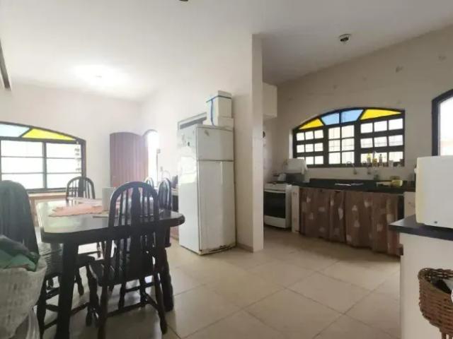 Casa à venda com 4 quartos no bairro Loty