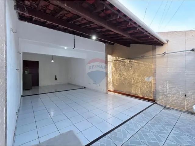 Casa a venda com 4 quartos no bairro Santo Antônio