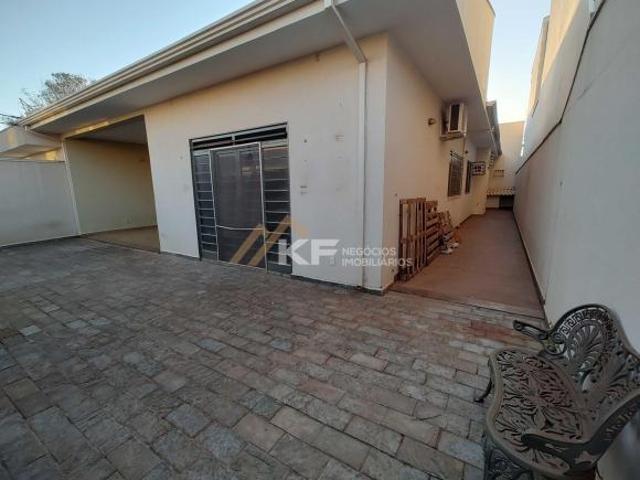 Casa à Venda com 4 quartos sendo 1 suite no bairro Alto da Boa Vista Ribeirão Preto / SP