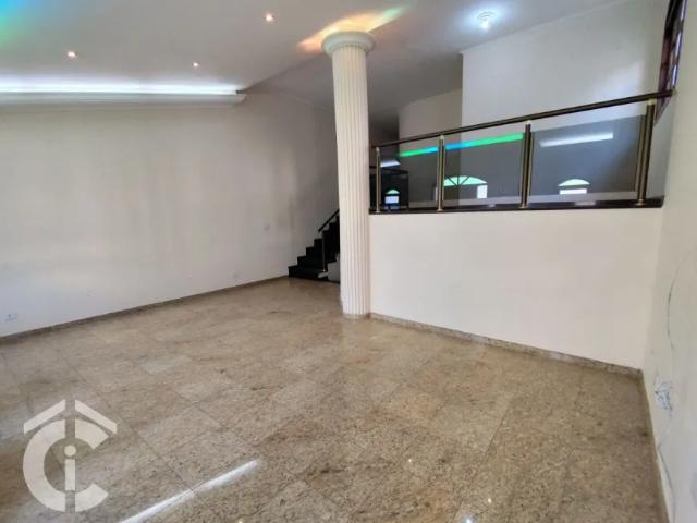 Casa á venda com 4 quartos sendo 3 Suítes, 350m² Mooca