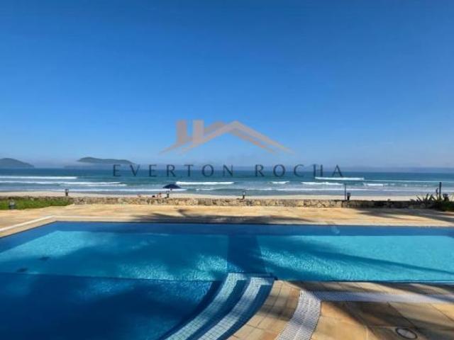 Casa à venda com 5 suítes em condomínio pé na areia em Juquehy