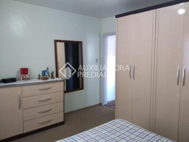Casa a venda com 5 quartos no Bairro Primavera