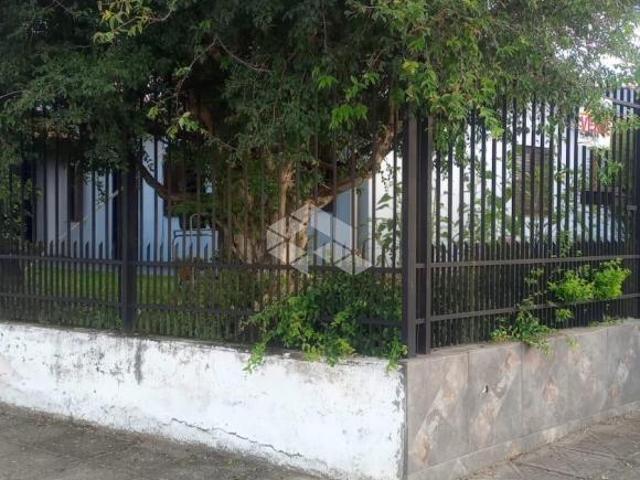 Casa à venda Com 6 Quartos no Bairro Tancredo Neves em Santa Maria RS