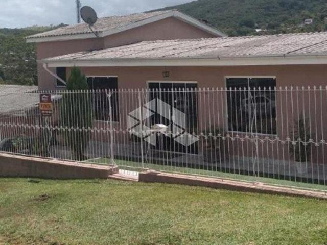 Casa à venda com 7 dormitórios, 3 vagas de garagem, bairro Santa Isabel, Viamão, RS