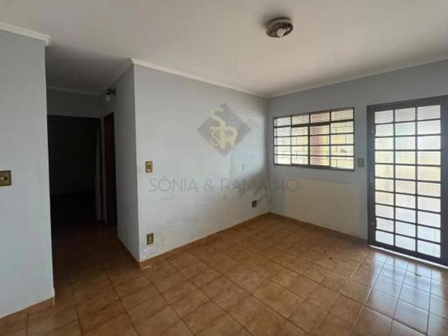 Casa à venda com 95,02m² de área construída, 01 quartos, sendo suíte e quintal amplo no bairro Vila