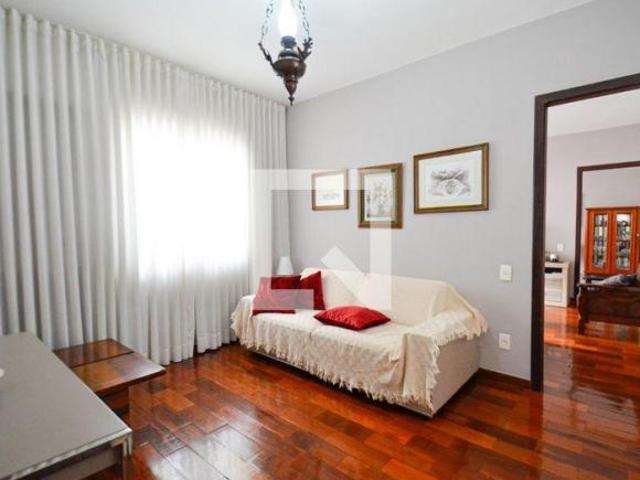 Casa à Venda Concórdia, 4 Quartos, 150 m² Belo Horizonte