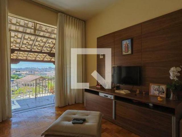 Casa à Venda Concórdia, 4 Quartos, 230 m² Belo Horizonte