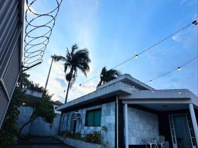 Casa a Venda Condominio fechado Granja viana 3 suítes