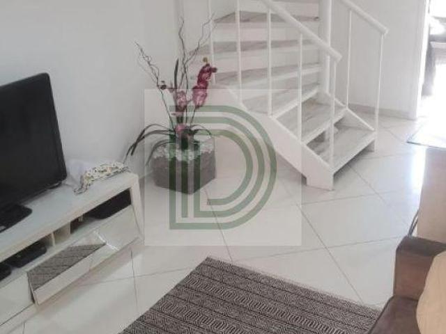 CASA À VENDA, CONDOMÍNIO FECHADO