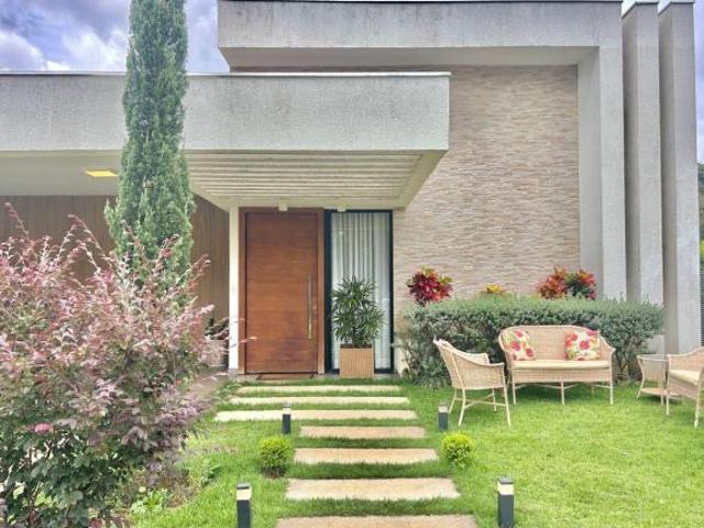 Casa à venda condomínio Lagoa Santa, com 253 m² de área construída em um terreno de 1000 m²