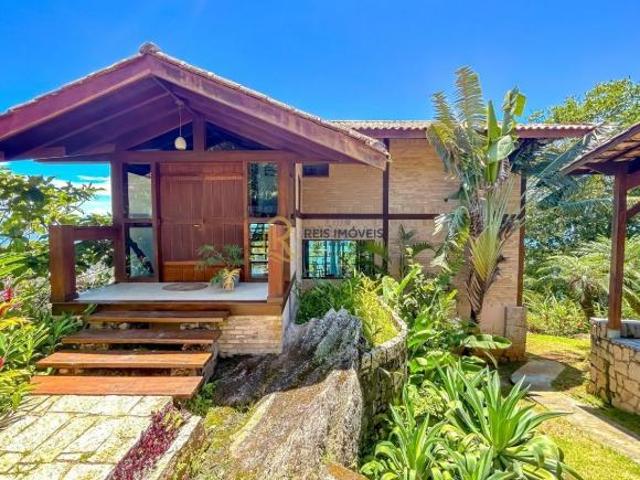Casa à venda condomínio Ponto das toninhas com excelente vista da Ilha Anchieta