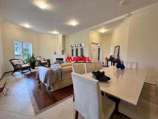 Casa a venda condomínio Sunset em São José dos Campos, com excelente localização