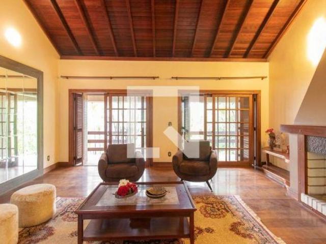 Casa à Venda Cavalhada, 3 Quartos, 500 m² Porto Alegre