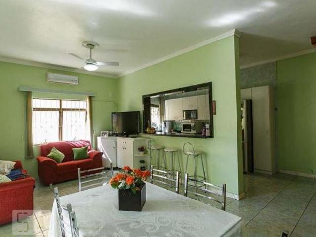 Casa à Venda Cavalhada, 3 Quartos, 300 m² Porto Alegre