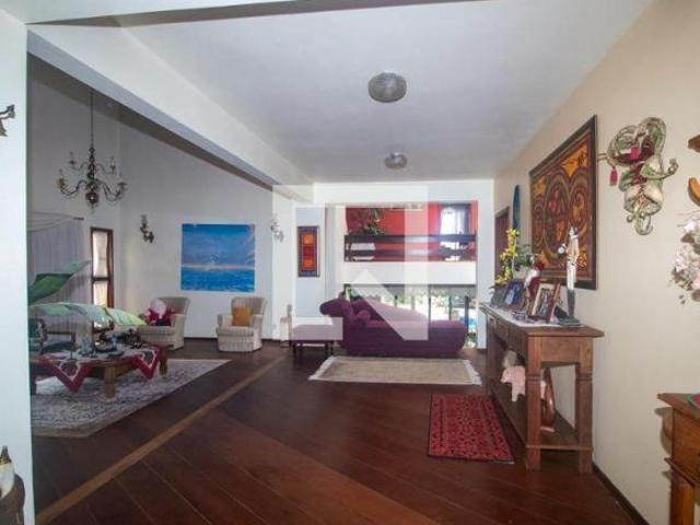 Casa à Venda Cavalhada, 4 Quartos, 940 m² Porto Alegre