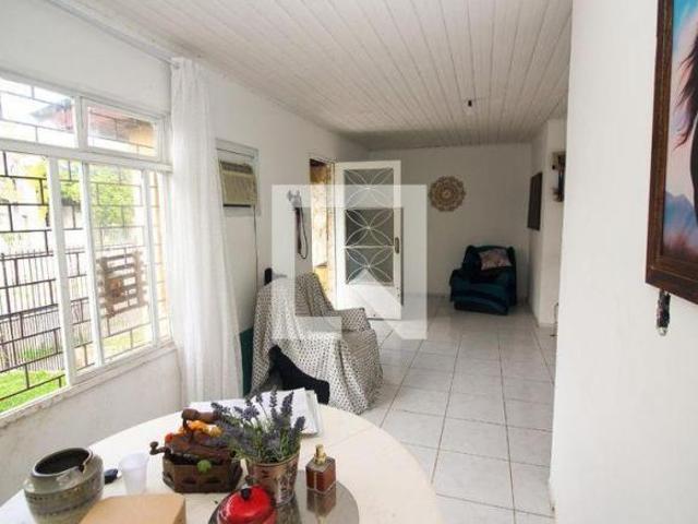 Casa à Venda Cavalhada, 4 Quartos, 300 m² Porto Alegre