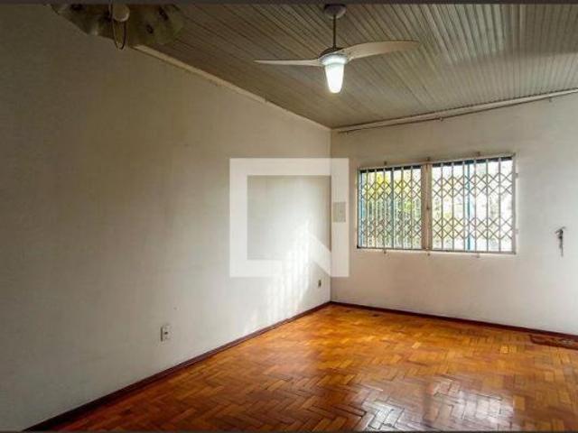 Casa à Venda Cavalhada, 5 Quartos, 300 m² Porto Alegre