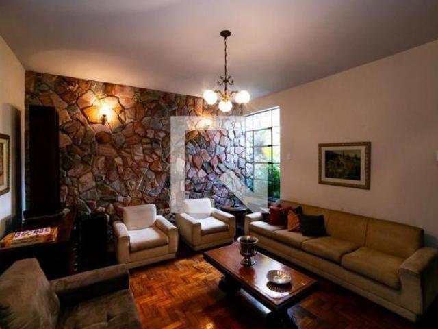 Casa à Venda Cachoeirinha, 3 Quartos, 240 m² Belo Horizonte