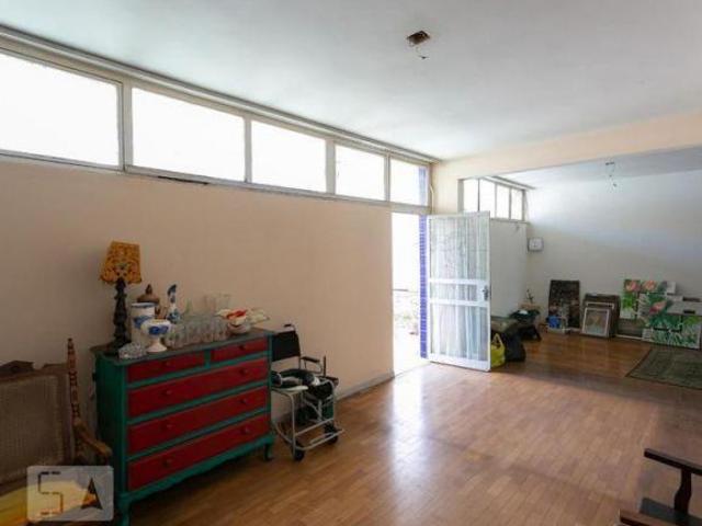 Casa à Venda Cachoeirinha, 5 Quartos, 320 m² Belo Horizonte