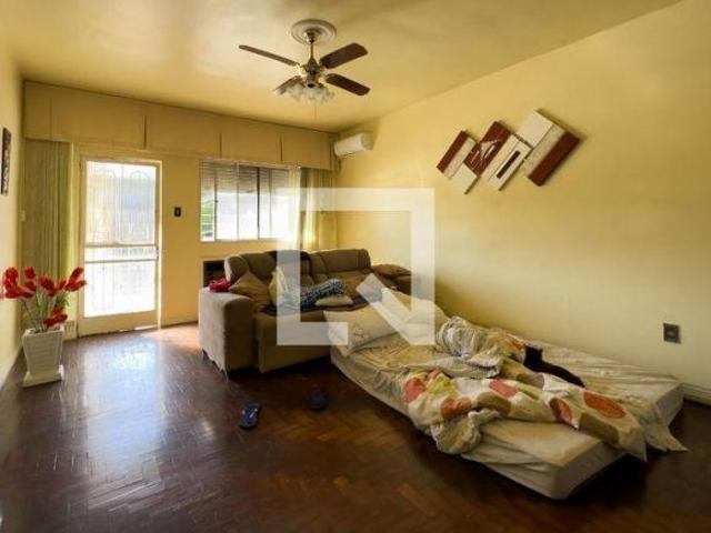 Casa à Venda Camaquã, 2 Quartos, 300 m² Porto Alegre