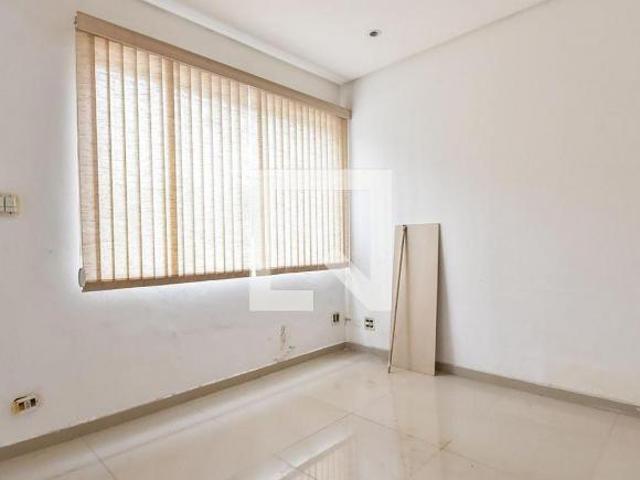 Casa à Venda Cambuci, 2 Quartos, 250 m2