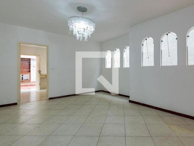Casa à Venda Campo Belo, 3 Quartos, 200 m² São Paulo