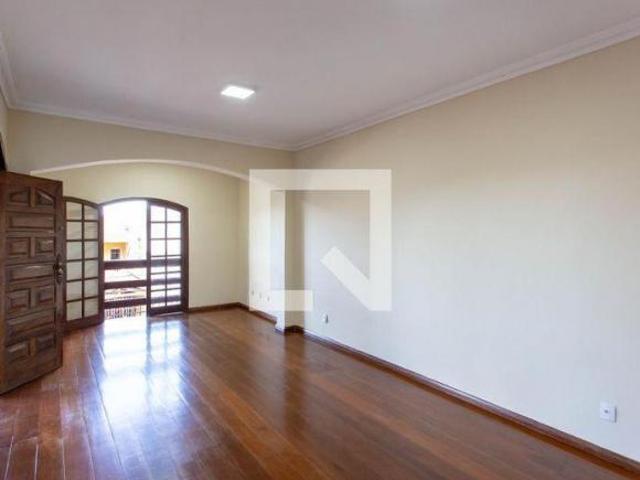 Casa à Venda Cenáculo, 3 Quartos, 230 m² Belo Horizonte