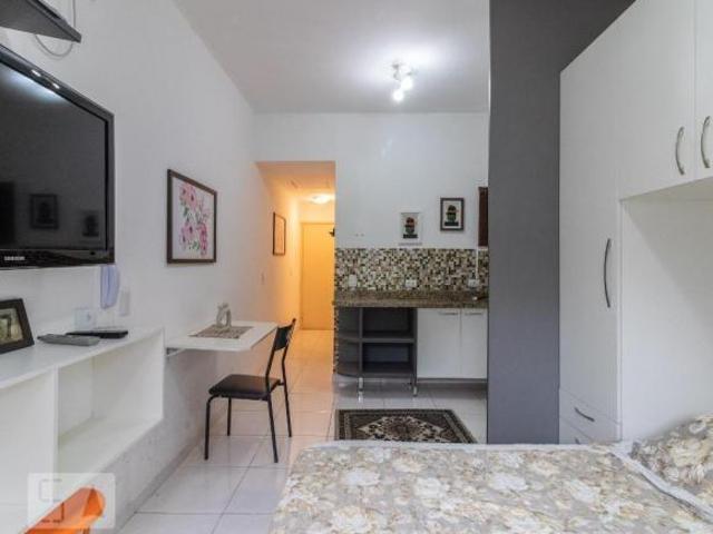 Casa à Venda Centro Cívico, 1 Quarto, 25 m² Curitiba