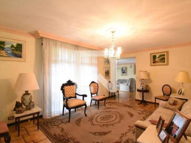 Casa à Venda Centro, 3 Quartos, 250 m² Curitiba