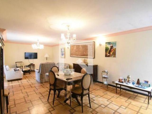 Casa à Venda Centro, 4 Quartos, 250 m² Curitiba