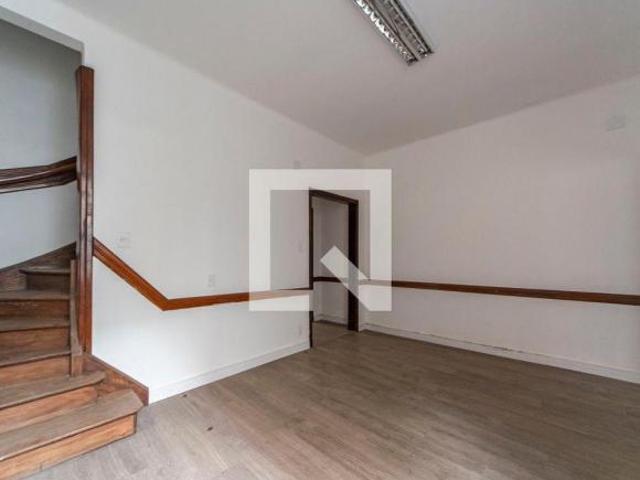 Casa à Venda Centro, 5 Quartos, 197 m2