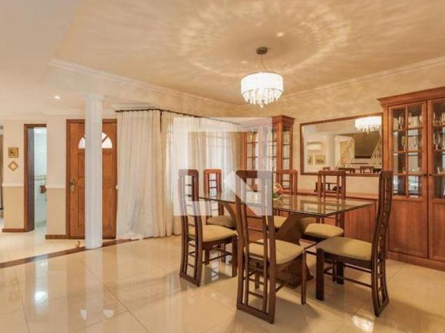 Casa à Venda Chácara das Pedras, 3 Quartos, 261 m² Porto Alegre
