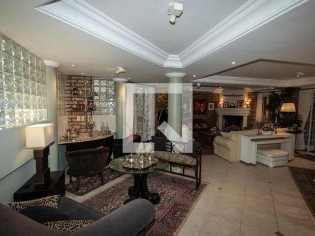 Casa à Venda Chácara das Pedras, 3 Quartos, 350 m² Porto Alegre