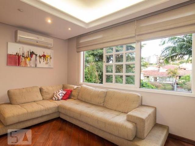 Casa à Venda Chácara das Pedras, 4 Quartos, 500 m² Porto Alegre