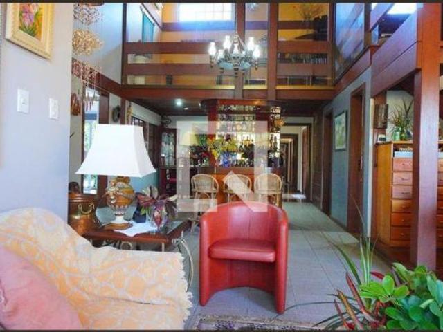 Casa à Venda Chácara das Pedras, 4 Quartos, 339 m² Porto Alegre