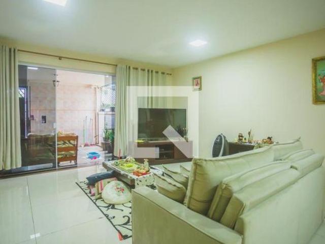 Casa à Venda Chácara Inglesa, 3 Quartos, 300 m2