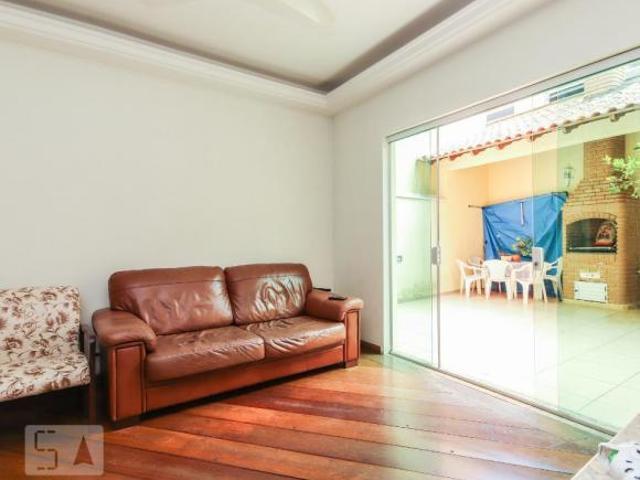 Casa à Venda Cidade Patriarca, 3 Quartos, 179 m² São Paulo