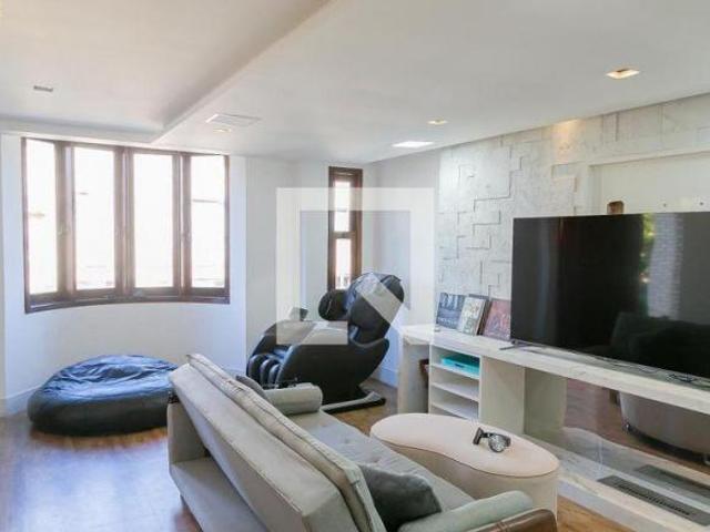 Casa à Venda Cristal, 4 Quartos, 205 m² Porto Alegre