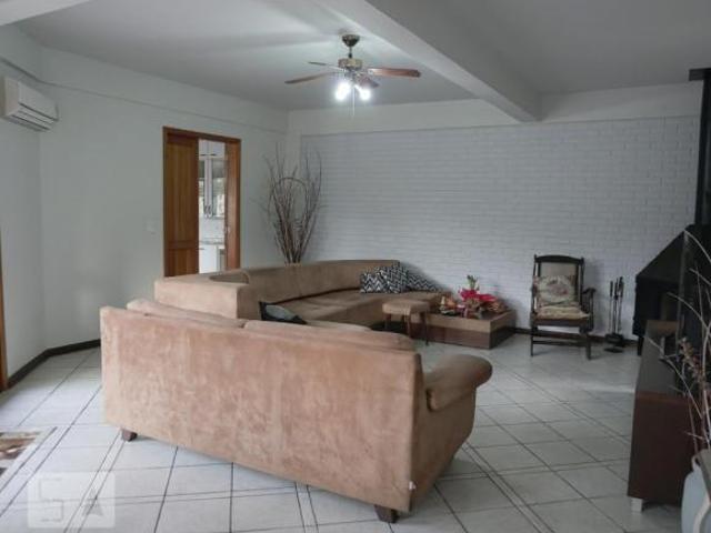 Casa à Venda Cristo Rei, 4 Quartos, 305 m² São Leopoldo