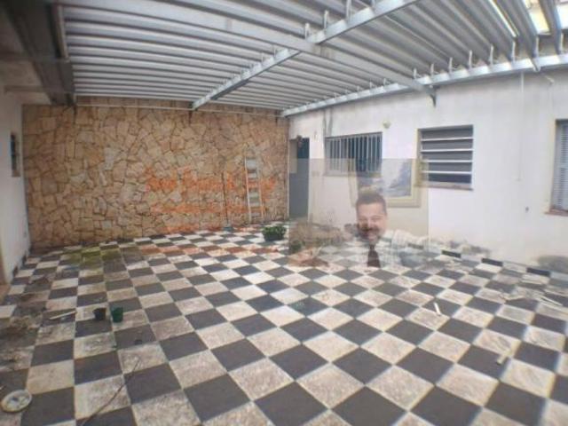Casa a venda, ampla, em terreno também amplo, ideal para investimento