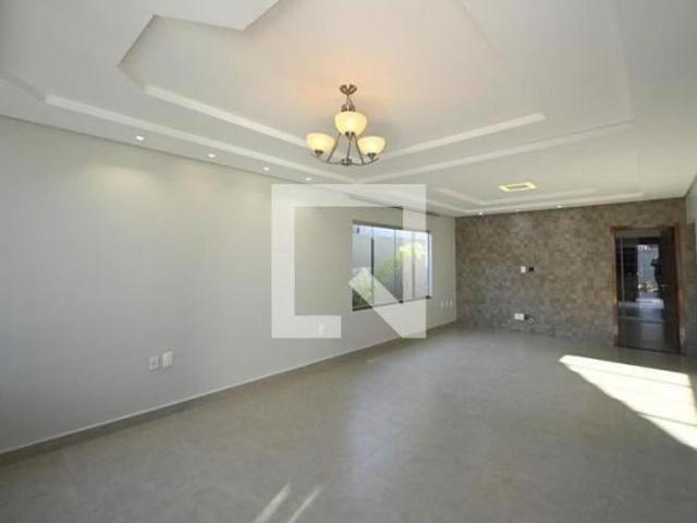 Casa à Venda Anhanguera, 3 Quartos, 243 m² Goiânia