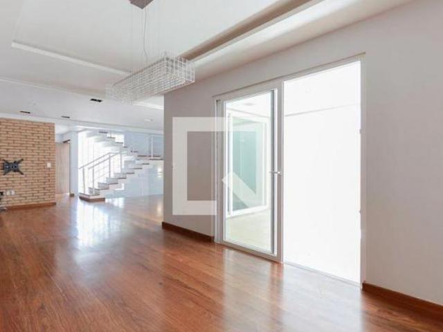 Casa à Venda Água Fria, 3 Quartos, 412 m² São Paulo