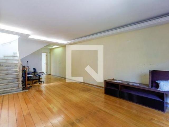 Casa à Venda Água Fria, 3 Quartos, 500 m2