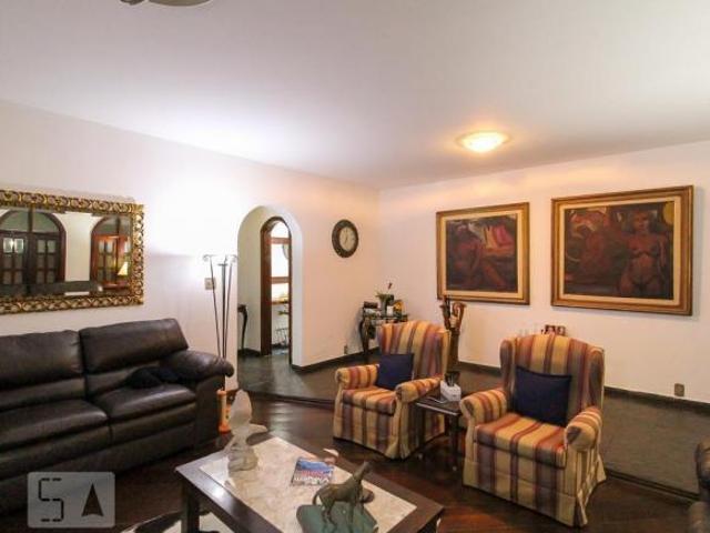 Casa à Venda Água Fria, 3 Quartos, 200 m2
