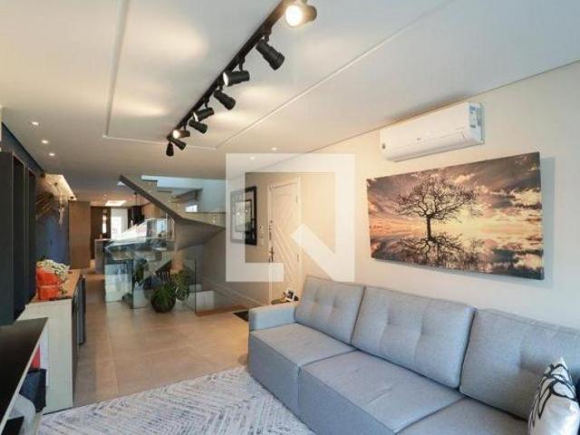 Casa à Venda Água Fria, 3 Quartos, 230 m2