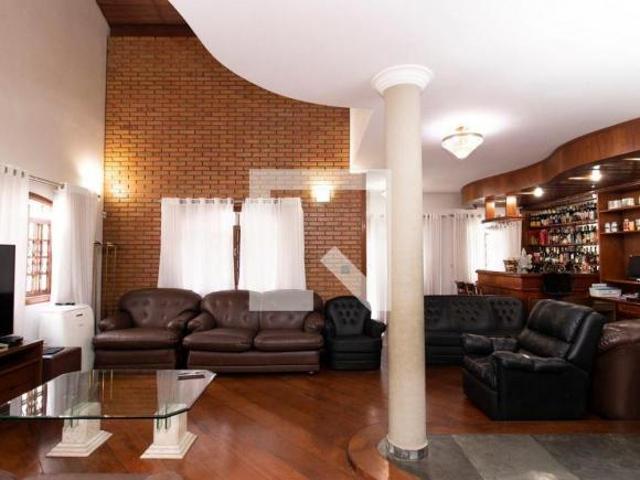 Casa à Venda Água Fria, 4 Quartos, 387 m2