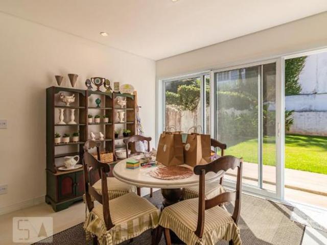 Casa à Venda Alphaville, 4 Quartos, 300 m² Santana de Parnaíba