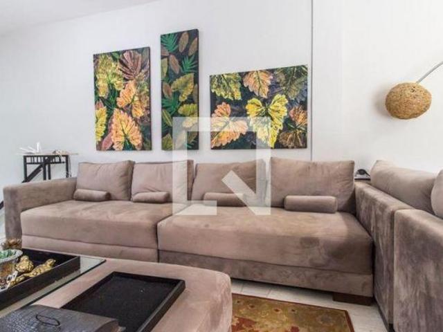 Casa à Venda Alphaville, 4 Quartos, 380 m2