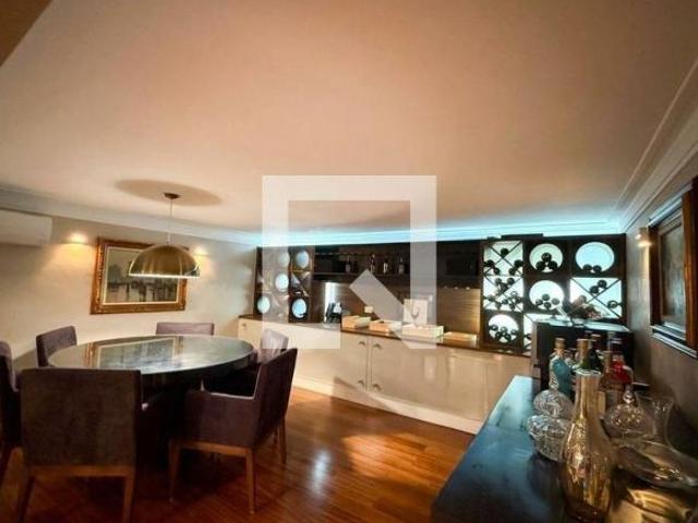 Casa à Venda Alphaville, 5 Quartos, 560 m2