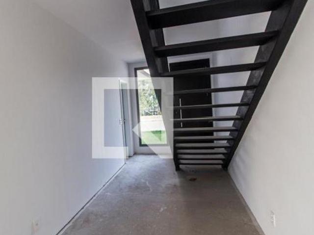 Casa à Venda Alphaville, 2 Quartos, 230 m2
